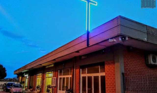 Valenzano, la chiesa  in un supermercato: Pericolosa, scomoda e rumorosa